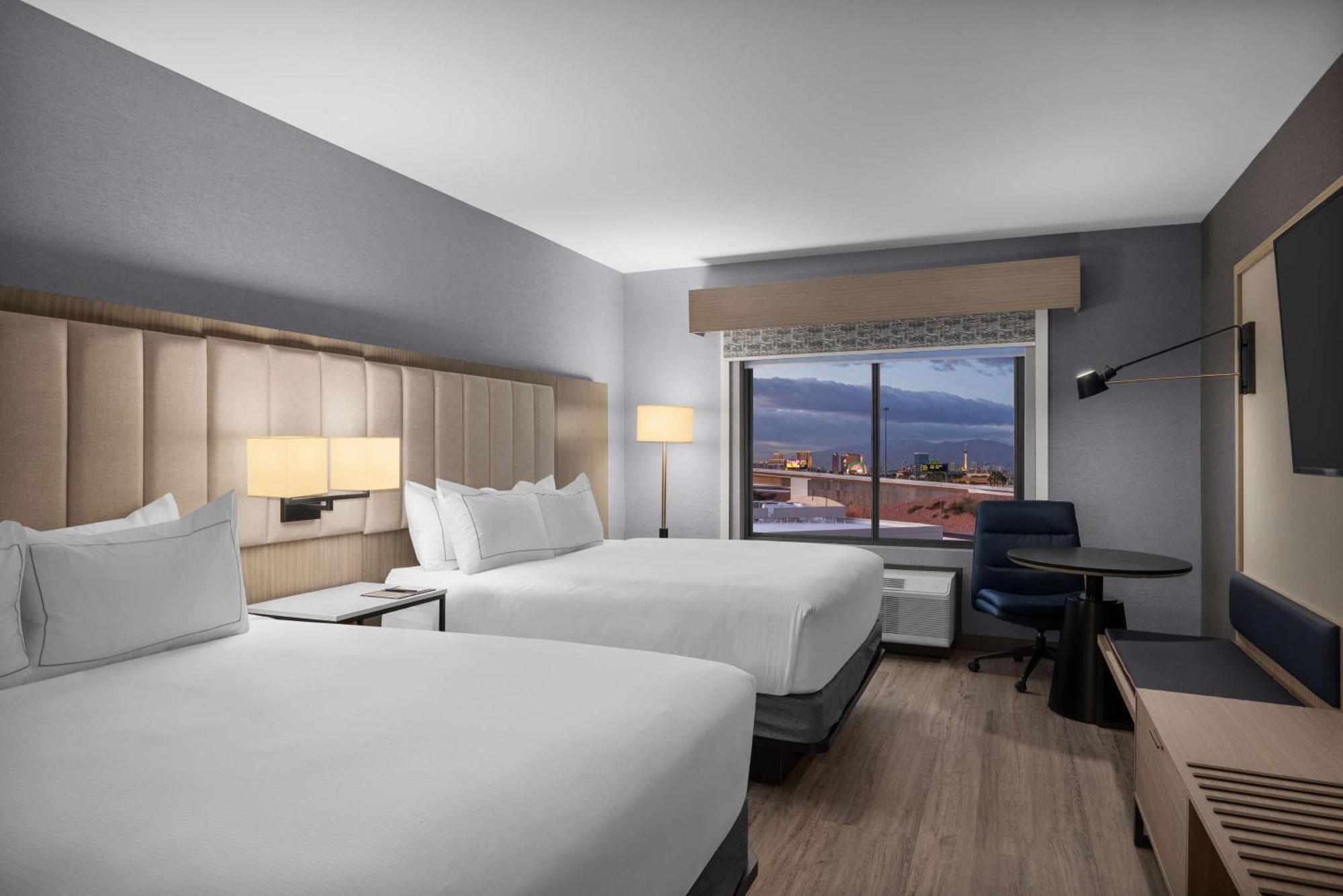 Doubletree By Hilton Las Vegas Airport Exterior photo