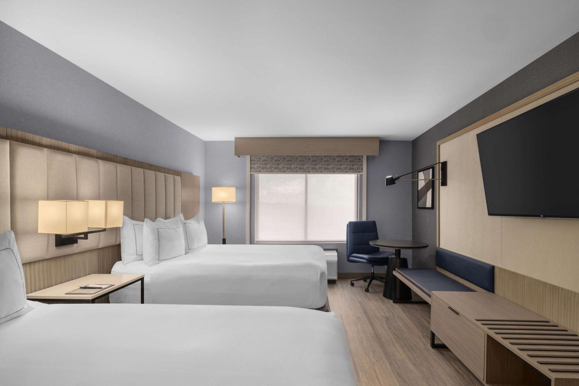 Doubletree By Hilton Las Vegas Airport Exterior photo